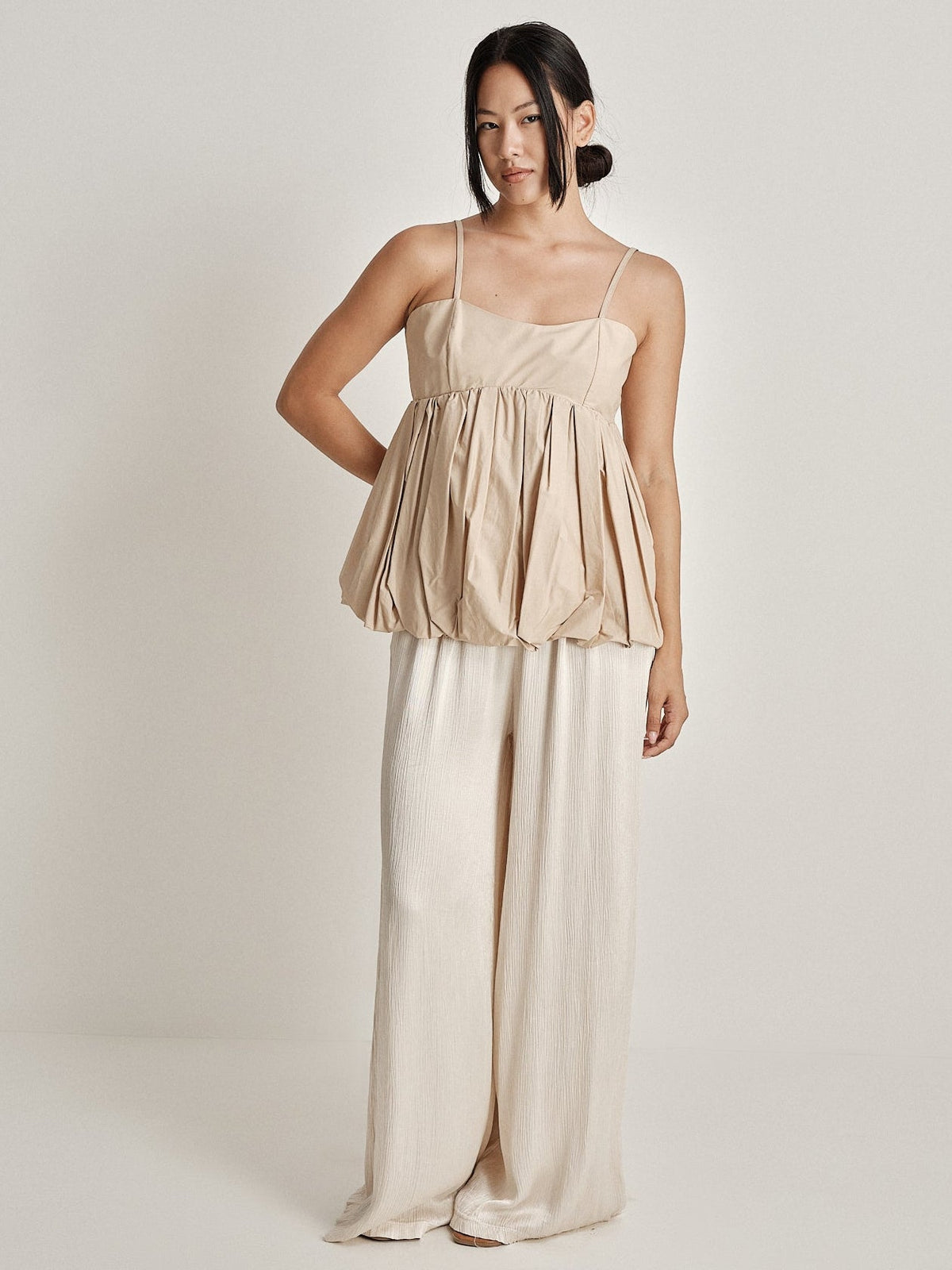 Pantalone wide leg goffrato aeterna