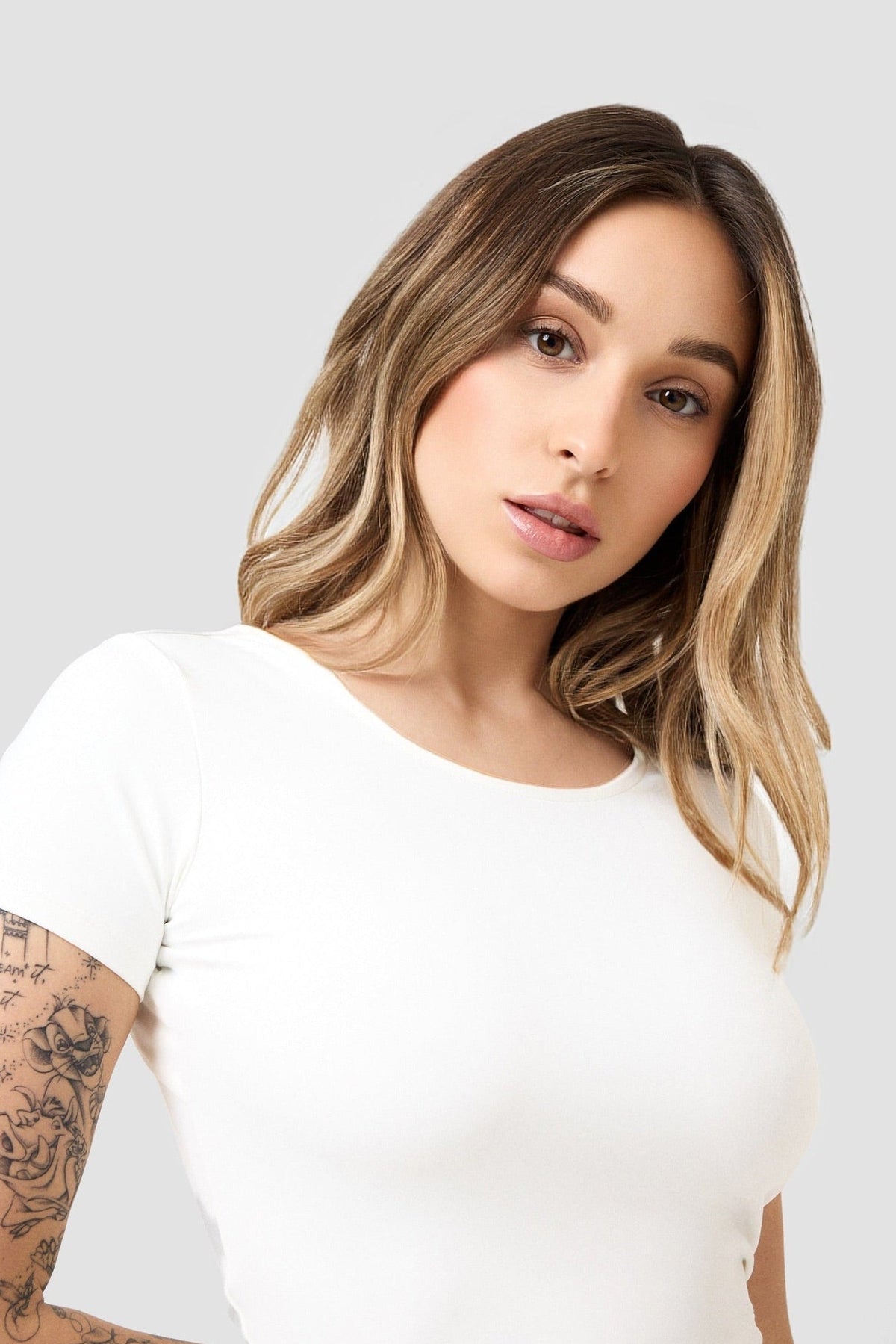 Maglia basic con cut out sulla schiena