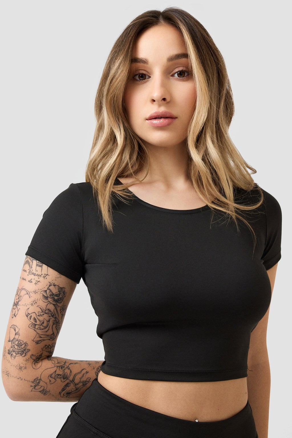 Maglia basic con cut out sulla schiena